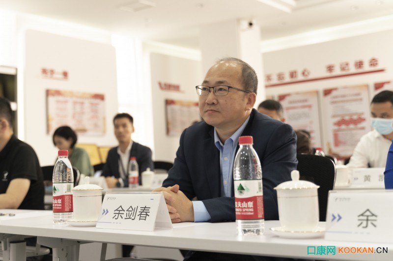 廣州市工商業(yè)聯(lián)合會(huì)黨組成員、副主席余劍春